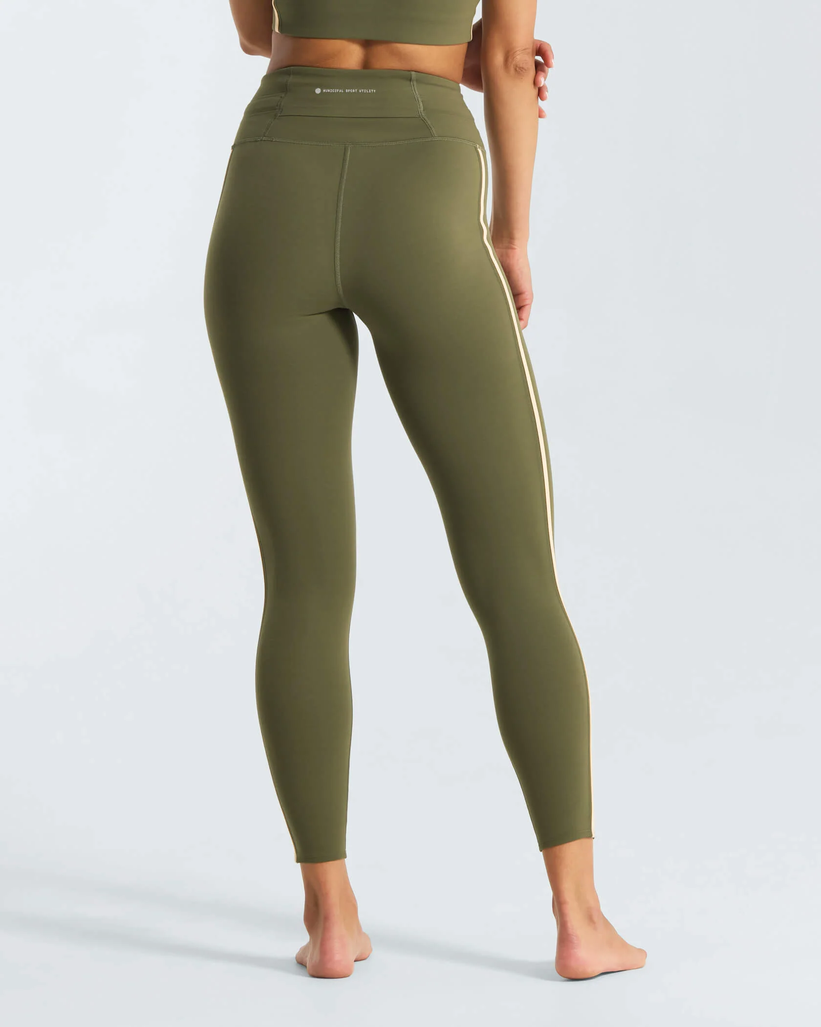Women's Inflow Leggings - Image 2